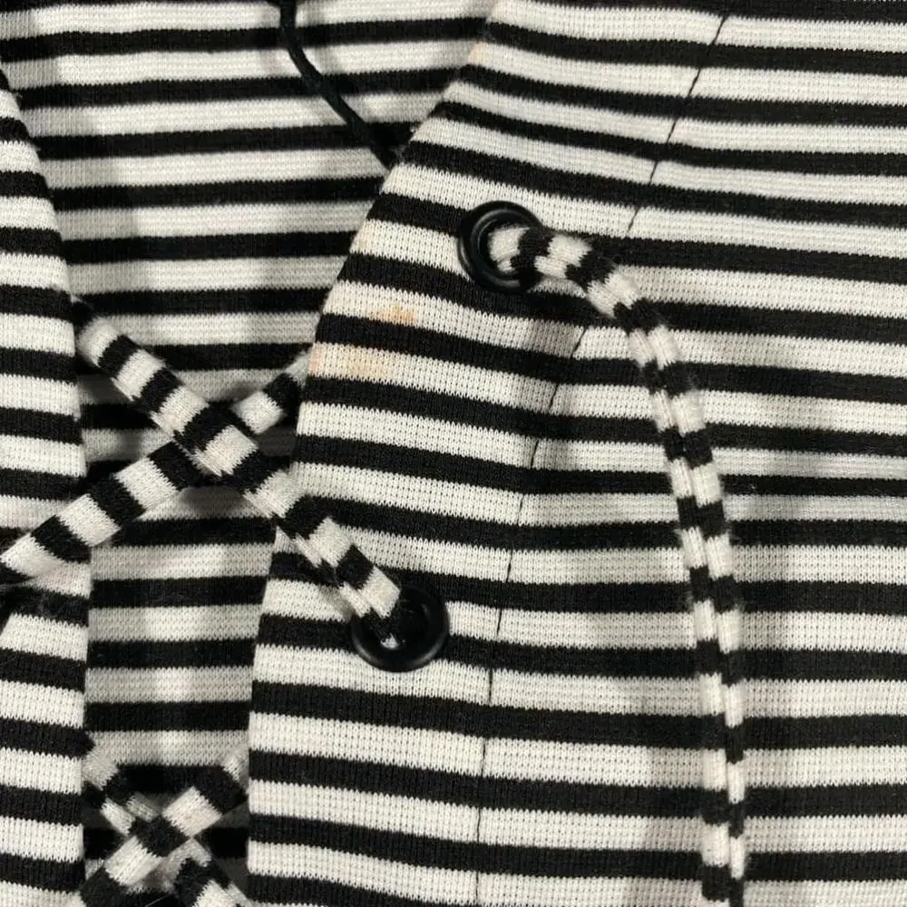 blouses - Picture 3 of 3